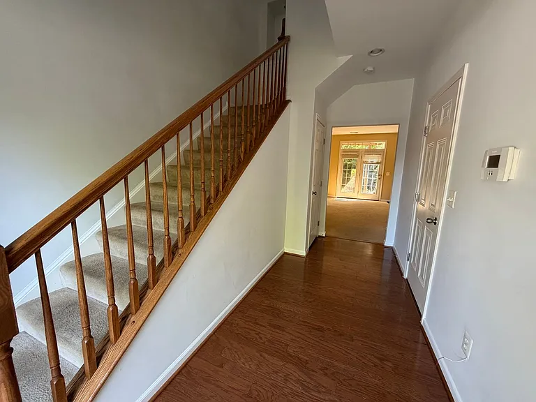 829 Rainier Rd — Photo 5