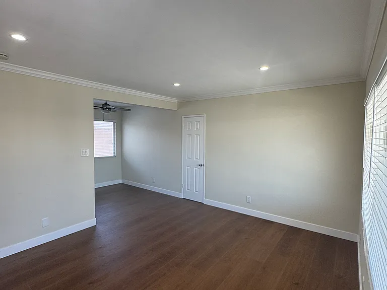 15530 S Budlong Pl #5 — Photo 2