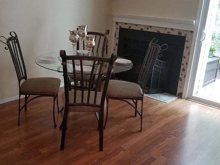 241 Larchwood Ct — Photo 12
