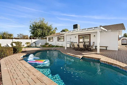 8708 E Vista Dr Photo 1