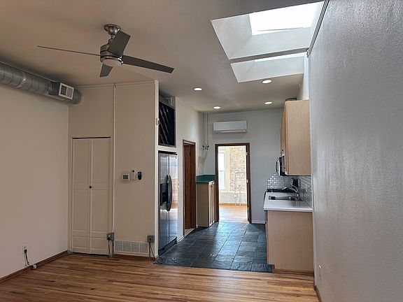 3rd image of 722 W 5th Ave