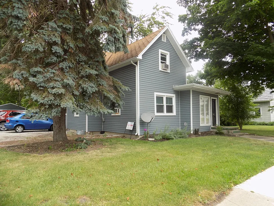 310 W 38th St