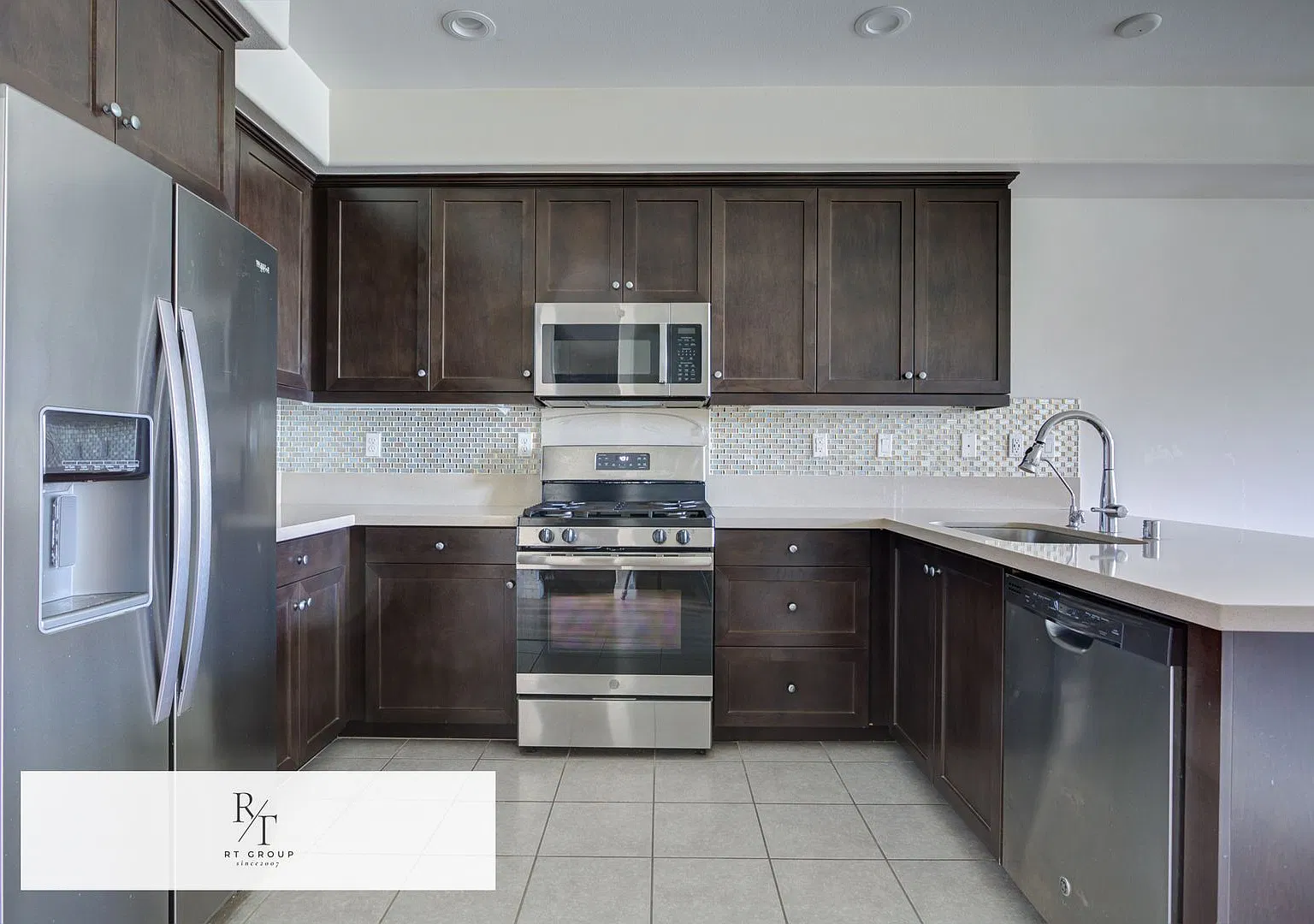 Spacious 3BR/3BA Condo in Azusa, Near the 210 and Foothill Gold Line — Photo 1