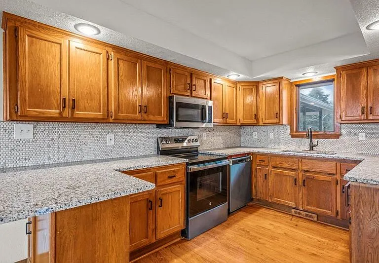 2145 S Todd Ave — Photo 10