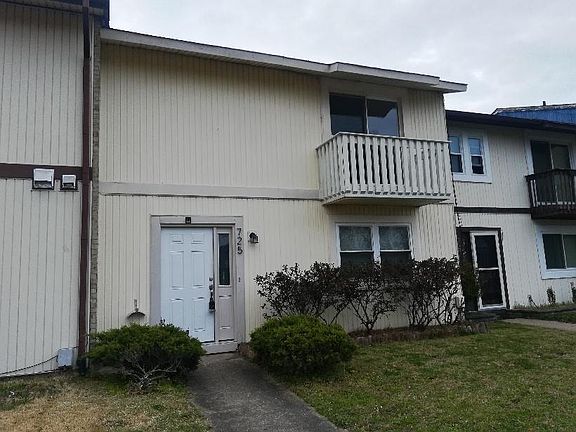 4th image of 725 Alder Cir #1