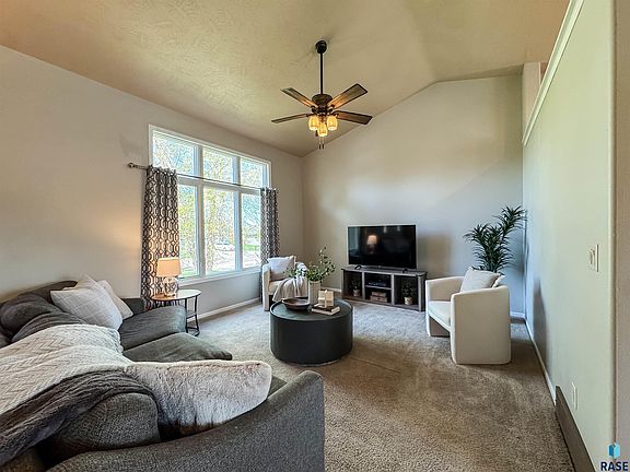 4th image of 3144 S Newcastle Ct