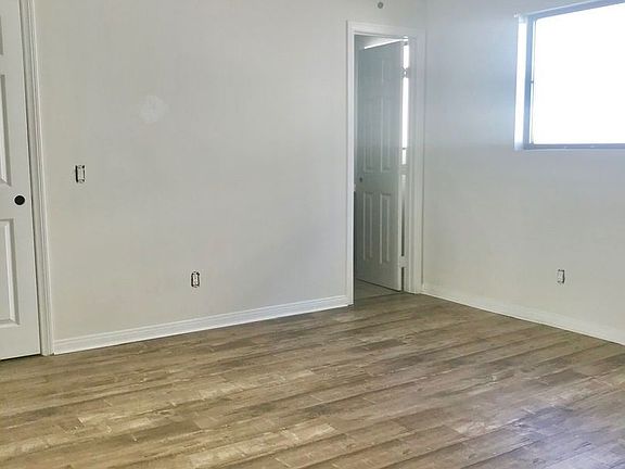 2nd image of 3764 Delmas Ter APT 21