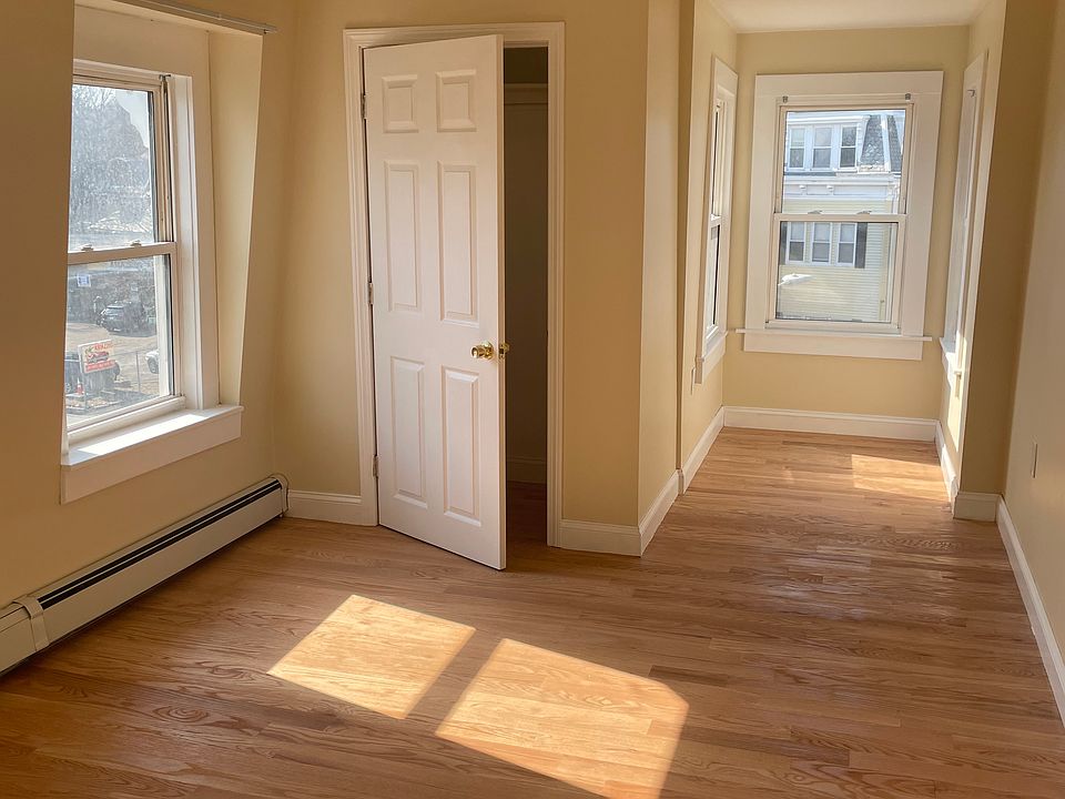 2nd image of 504 Warren St Floor 2