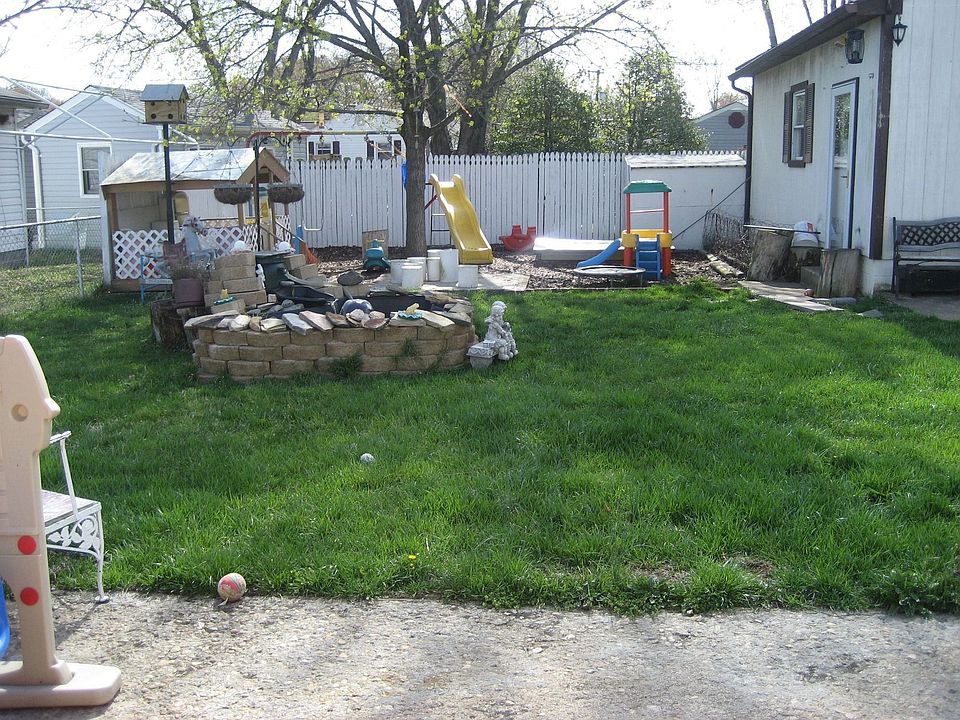 2nd image of 1533 Carter Ln