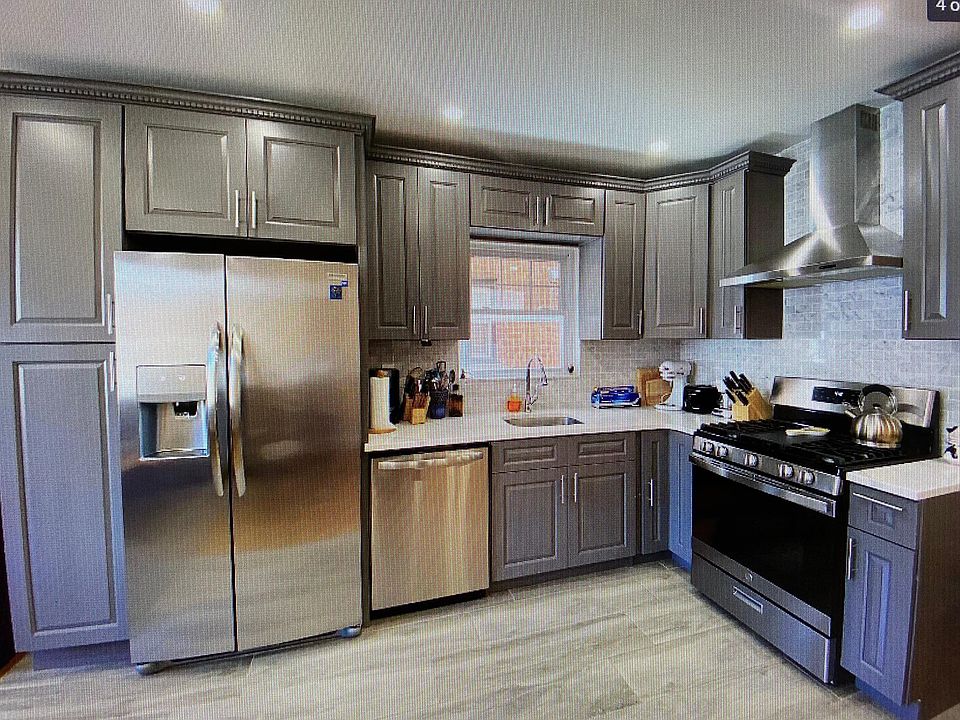 1st image of 2417 Young Ave Floor 1