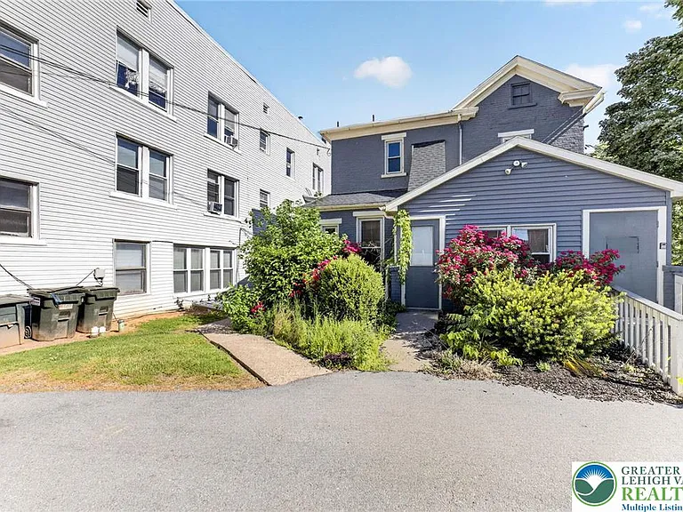 401 W Broad St — Photo 29