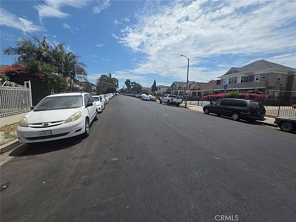5th image of 1628 S Van Ness Ave