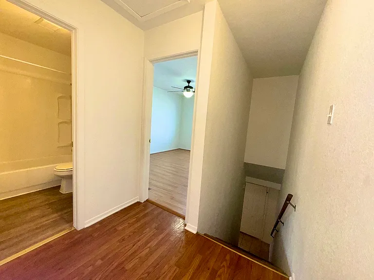 1112 Leslie Cir — Photo 6