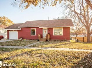 215 S Ackley St, Algona, IA 50511