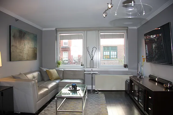 Rented by Marcus & Millichap Real Estate Investment Services Inc | media 33