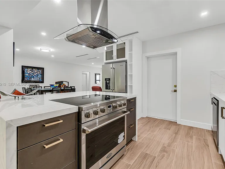 1015 Pizarro St — Photo 14