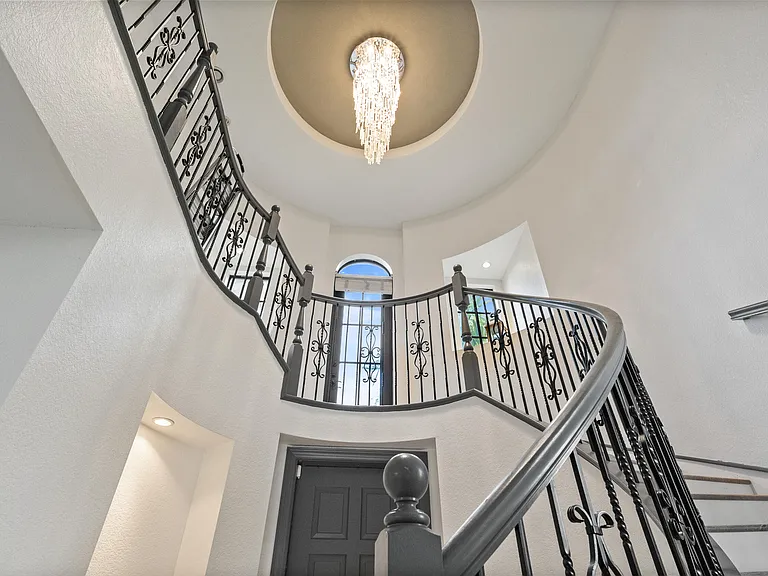 9521 Eden Mnr — Photo 67