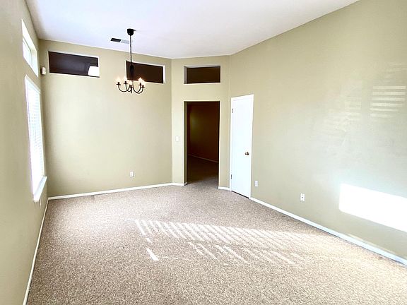 5th image of 2209 Willow Ave