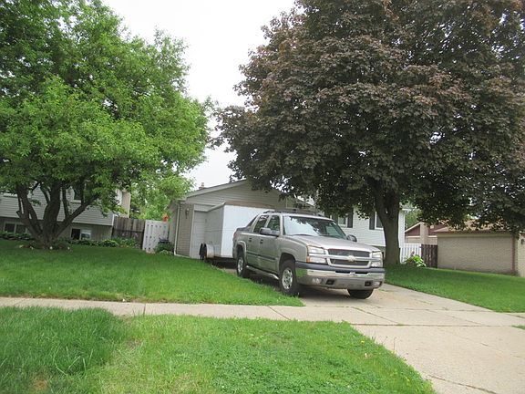 3rd image of 38628 Arcola Dr