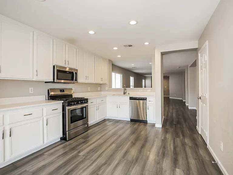 7833 Lovely Pine Pl — Photo 8