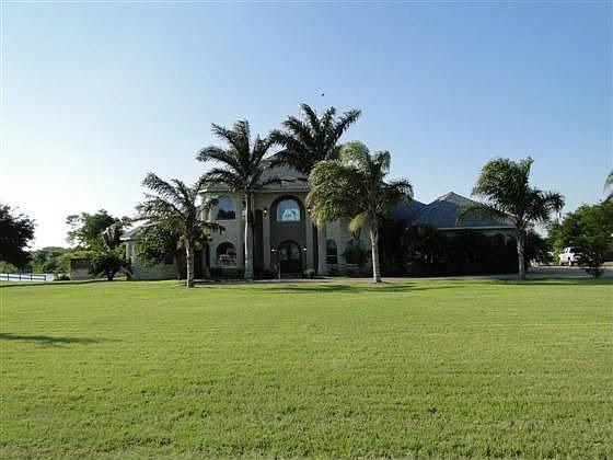 1st image of 32898 Edgewater Isle Dr