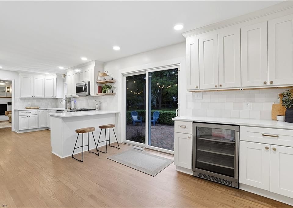 1st image of 608 Kingston Dr