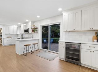 608 Kingston Dr, Virginia Beach, VA 23452