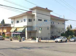 6051 SE Stark St APT 2, Portland, OR