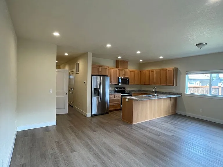 2587 Justine Ln — Photo 7
