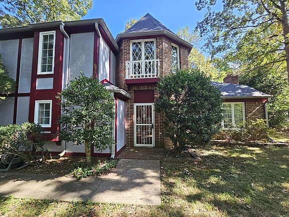 2nd image of 1018 River Hills Dr