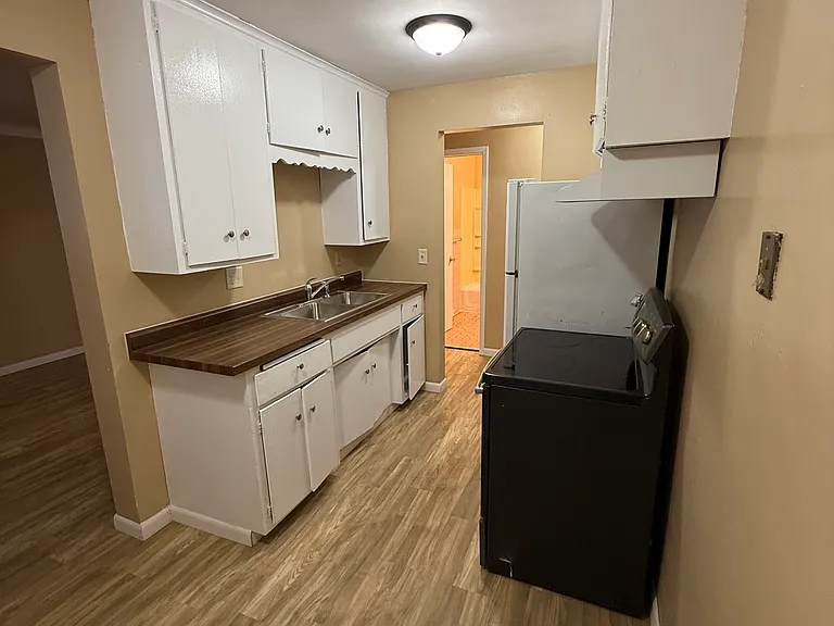 1115 York Ave #1 — Photo 2