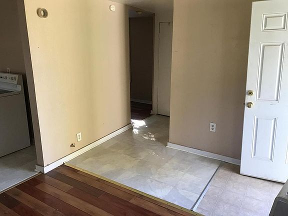 5th image of 2147 Avenue E