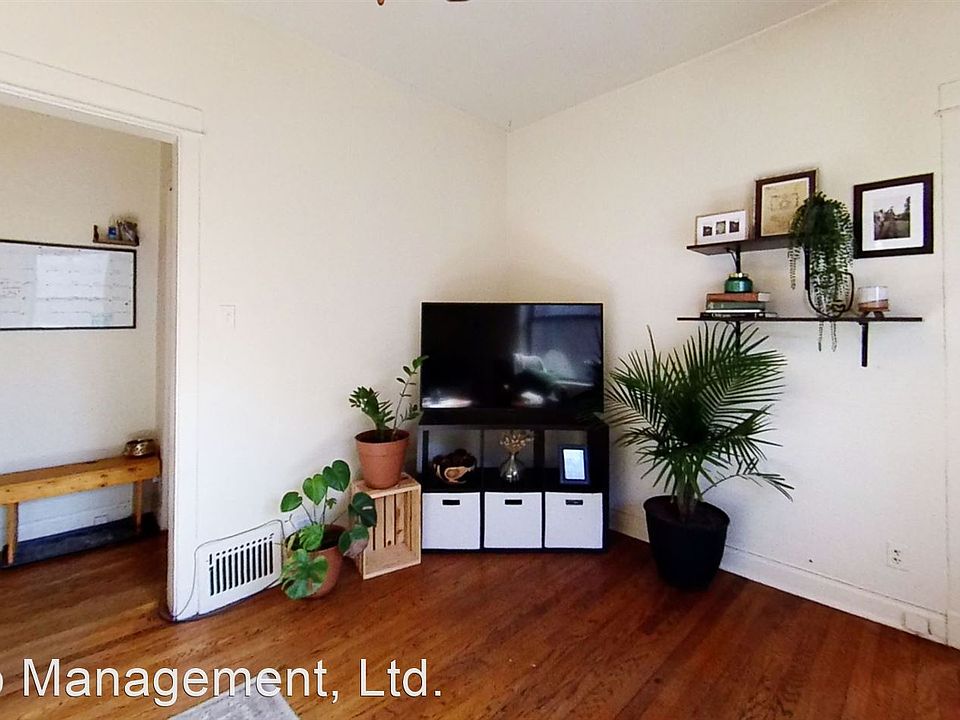 1st image of 1950 W Belle Plaine Ave #1