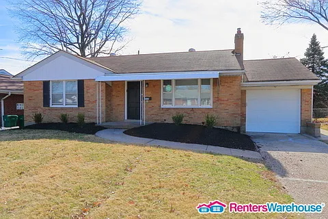 9426 Edgewater Dr photo 1