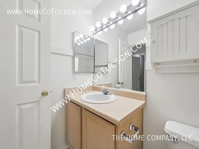 1610 E Water St — Photo 14