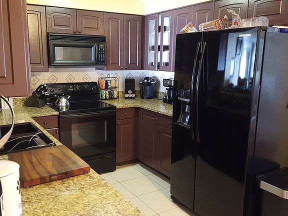 3rd image of 4401 Gandy Cir