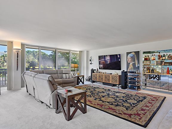 2nd image of 2427 Presidential Way #204