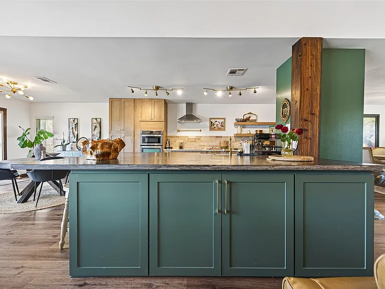 7019 Oak Ln — Photo 12