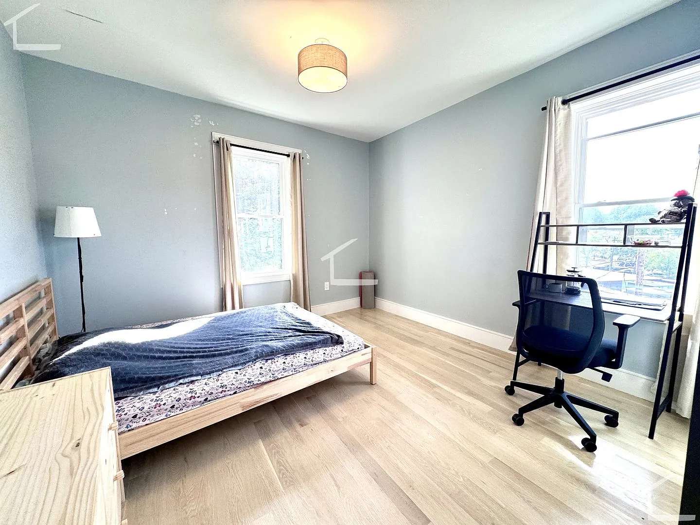 State of the Art, and No Fee! Washington Square Luxury! Sunny XL Rooms, 3 baths! Laundry in Unit.... — Photo 2