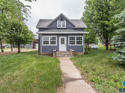 136 E Main St, Irene, SD, 57037
