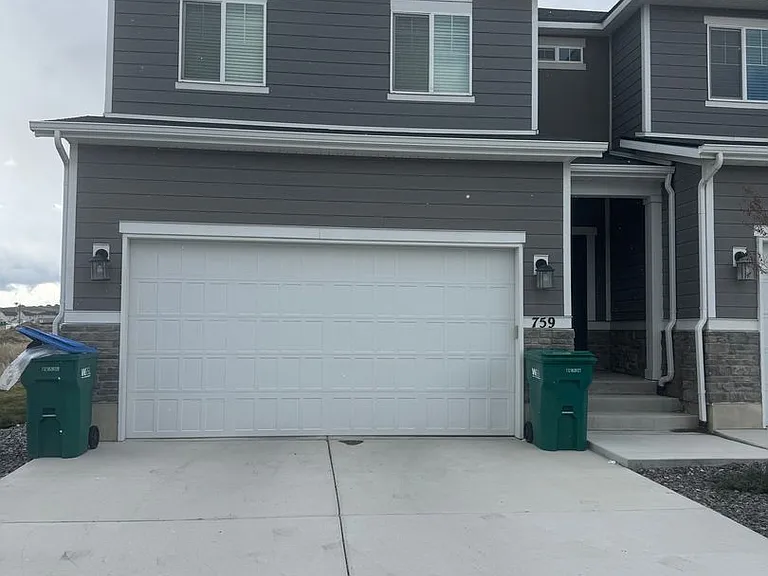 759 N Hilltop Dr — Photo 1