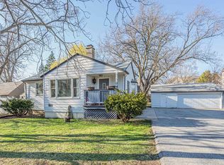 886 W Palatine Rd, Palatine, IL 60067