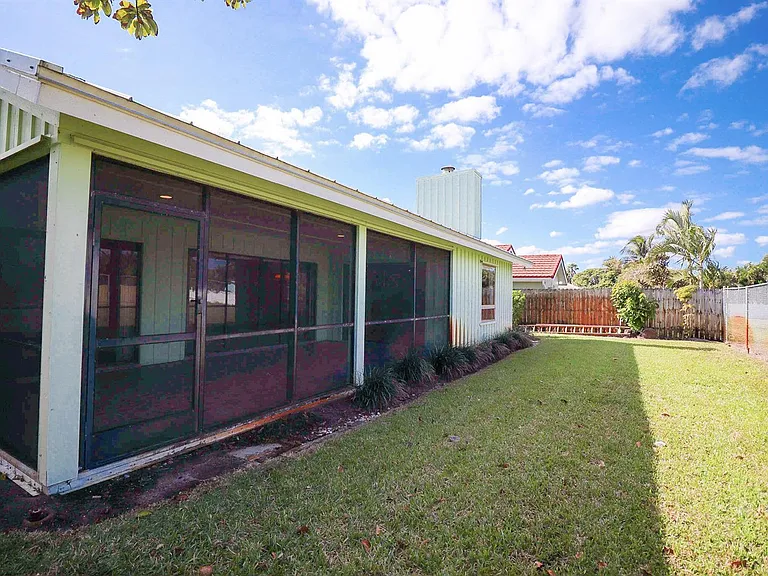 65 Pinehill Trl W — Photo 28