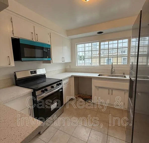 16920 S Vermont Ave #D — Photo 2