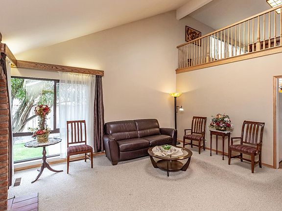 4th image of 264 Los Palmos Way