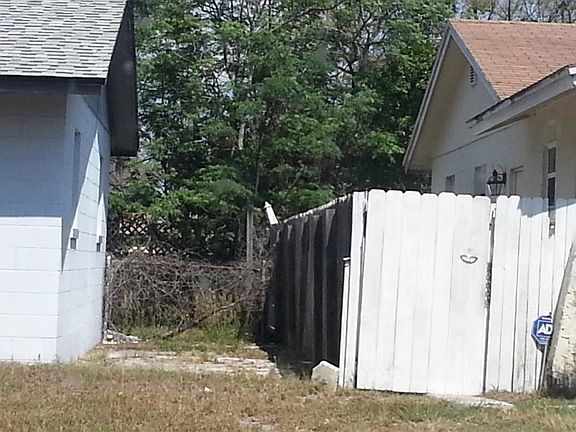3rd image of 4911 Blarney Dr