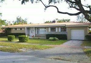 2nd image of 1450 Ancona Ave