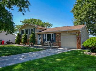 41771 Fonthill Ct, Clinton Township, MI 48038