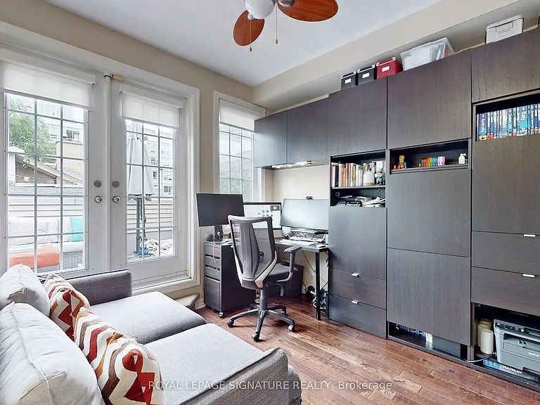 6 Wellesley Pl #42 — Photo 16