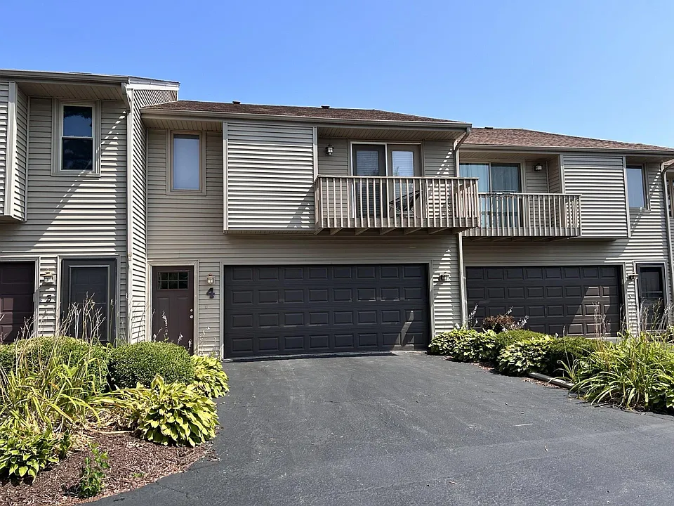 663 Amphitheater Dr #4